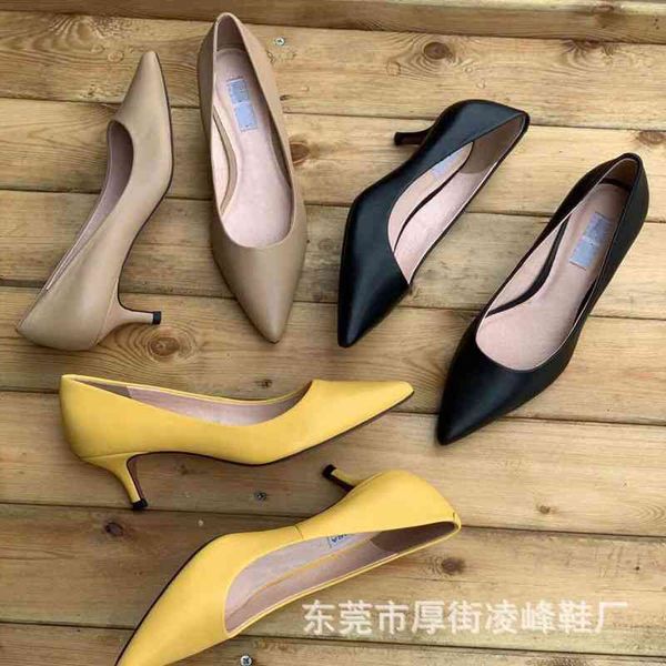sandals niche brand high heels women's sheepskin pointed thin middle heel professional single shoes interview work, Black
sandals niche brand high heels women's sheepskin pointed thin middle heel professional single shoes interview work, Black