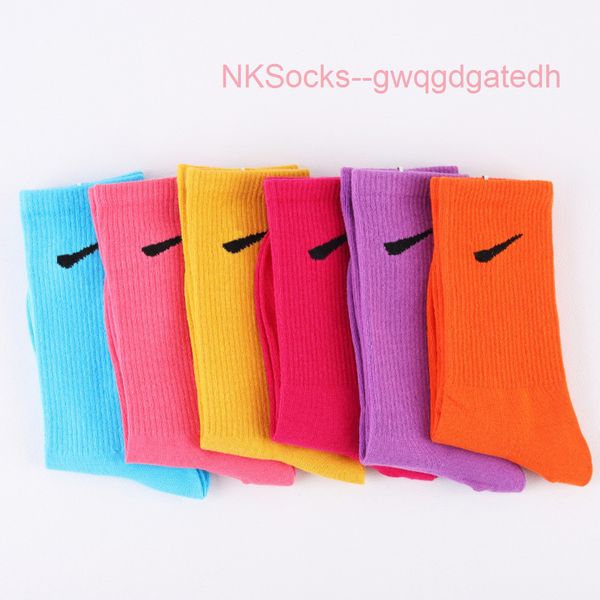 men's fashion hook brand socks classic middle tube sports moisture absorption sock casual men women luxury wear medium short sportsocks, Black
men's fashion hook brand socks classic middle tube sports moisture absorption sock casual men women luxury wear medium short sportsocks, Black