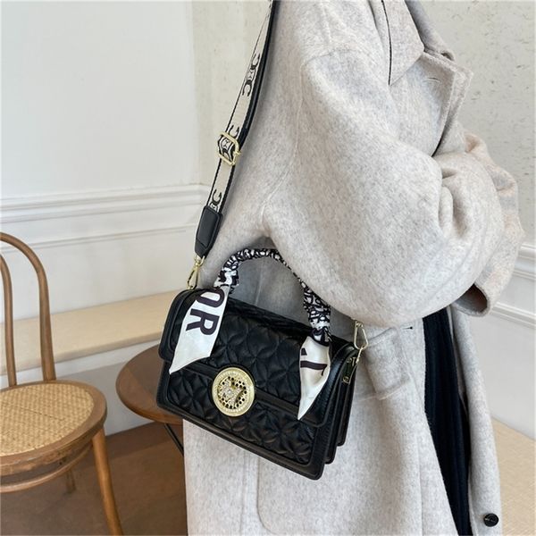 high texture lingge messenger women's new autumn and winter fashion small square single 80% off purse sales
high texture lingge messenger women's new autumn and winter fashion small square single 80% off purse sales