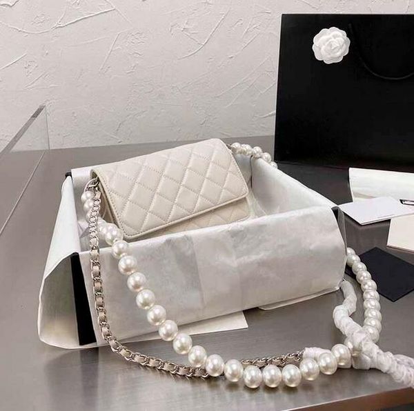 20cm designer shoulder bags pearl chains strap women's luxury flap wallet crossbody mini cute classics coin purse
20cm designer shoulder bags pearl chains strap women's luxury flap wallet crossbody mini cute classics coin purse