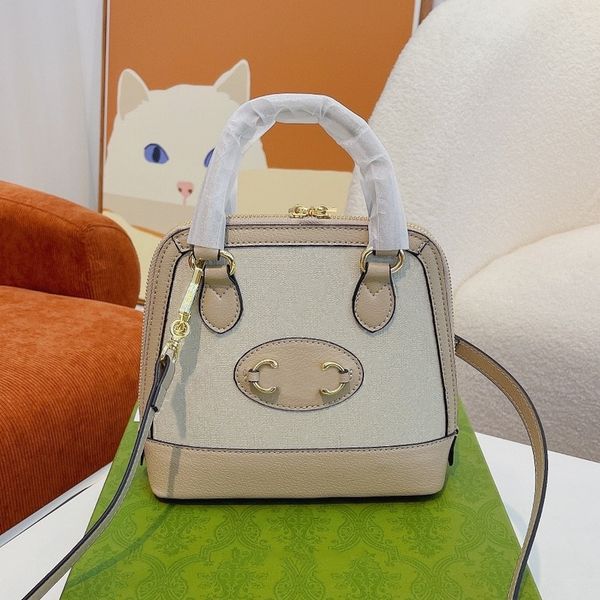 luxurys designers tote bags women shell handbags messenger shoulder bag 2022 fashion vintage handbag classic crossbody purses clutch wallets
luxurys designers tote bags women shell handbags messenger shoulder bag 2022 fashion vintage handbag classic crossbody purses clutch wallets