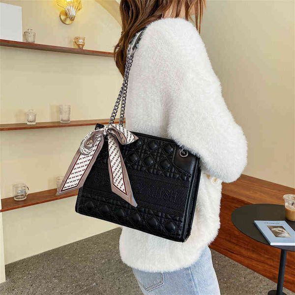 handbag ling ge women's tote bag women's 2022 new atmosphere chain bag design sense versatile silk scarf shoulder bag
handbag ling ge women's tote bag women's 2022 new atmosphere chain bag design sense versatile silk scarf shoulder bag