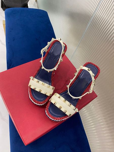 2022 women summer sandals fashion versatile high heel good quality genuine leather thick bottom rivet shoes, Black
2022 women summer sandals fashion versatile high heel good quality genuine leather thick bottom rivet shoes, Black