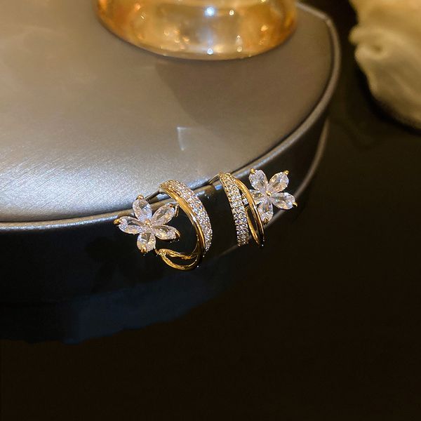 real gold electroplated silver needle c- shaped zircon flower earrings female korean french style retro affordable luxury elegant ear studs, Golden
real gold electroplated silver needle c- shaped zircon flower earrings female korean french style retro affordable luxury elegant ear studs, Golden