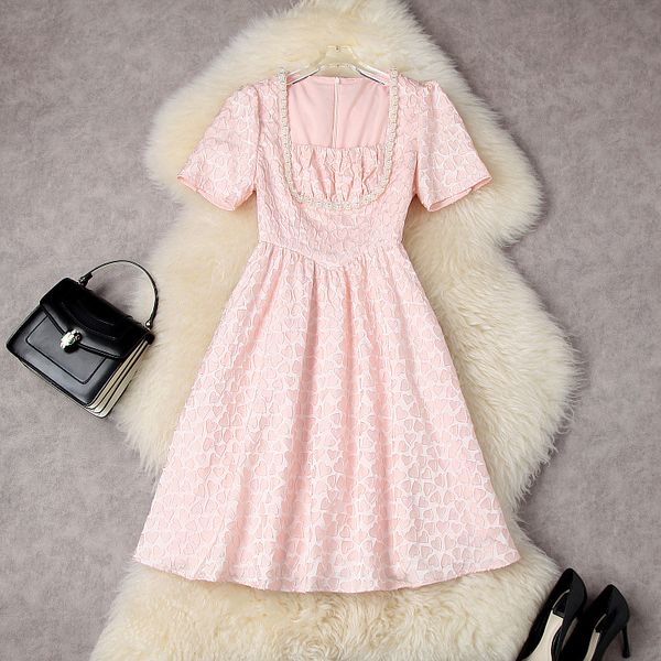 european and american women's summer 2022 new short sleeve beaded square collar heart jacquard fashionable pleated dress, Black;gray
european and american women's summer 2022 new short sleeve beaded square collar heart jacquard fashionable pleated dress, Black;gray