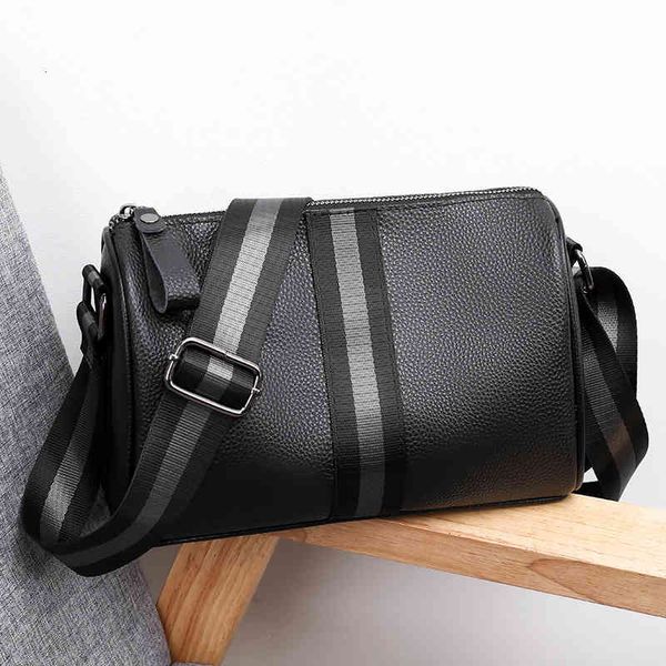 handbags bags leather men's 2022 new fashion single shoulder large capacity wide belt messenger head leather small square, Black;red
handbags bags leather men's 2022 new fashion single shoulder large capacity wide belt messenger head leather small square, Black;red