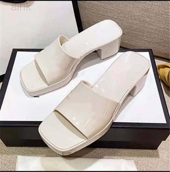 brand woman sandals stylist lady slippers summer fashion jelly slip slides leather alphabet beach sandal thick bottom slipper, Black