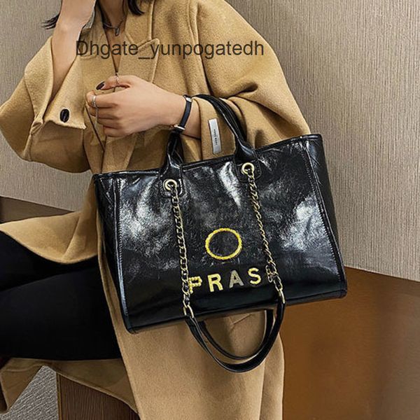 luxury fashion women's handbags beach bags designers ch metal letter badge tote evening bag small mini body leather handbag large femal
luxury fashion women's handbags beach bags designers ch metal letter badge tote evening bag small mini body leather handbag large femal