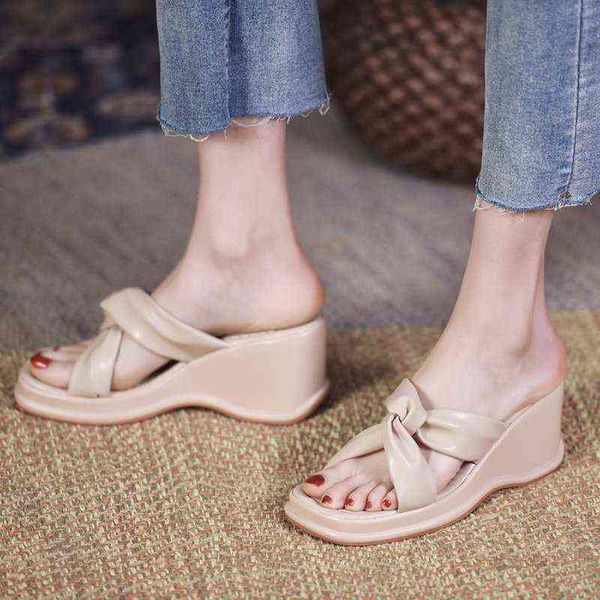 slippers 2022 summer wedges platform high heels women ladies outside shoes wedge thick sole flip flop sandals 220301, Black
slippers 2022 summer wedges platform high heels women ladies outside shoes wedge thick sole flip flop sandals 220301, Black