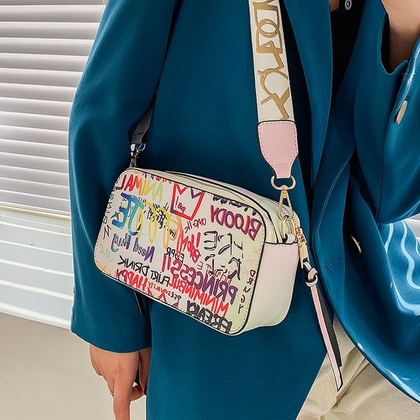 design small pu leather crossbody shoulder bags women 2022 lady trendy travel branded purses handbags wholesale
design small pu leather crossbody shoulder bags women 2022 lady trendy travel branded purses handbags wholesale
