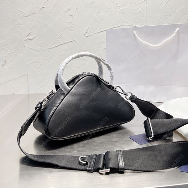 4 colors fashion shoulder bags triangle crossbody luxury handbag embossed letter wallet large capacity purse handbags sports pochette bag
4 colors fashion shoulder bags triangle crossbody luxury handbag embossed letter wallet large capacity purse handbags sports pochette bag