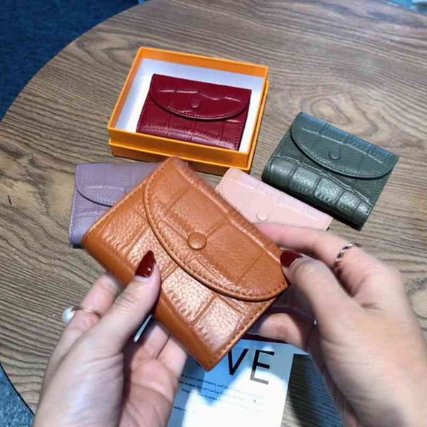 wallets bags fashionable real pickup bag women 2022 korean crocodile pattern small and versatile zero wallet certificate driver's licen, Red;black
wallets bags fashionable real pickup bag women 2022 korean crocodile pattern small and versatile zero wallet certificate driver's licen, Red;black