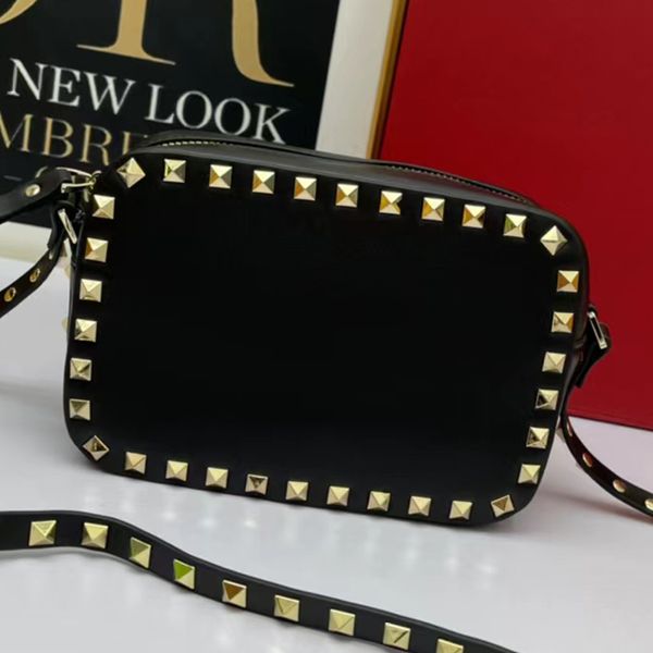 design retro gold classic leather rivet decoration camera bag ladies new fashion versatile multifunctional large capacity diagonal shoulder
design retro gold classic leather rivet decoration camera bag ladies new fashion versatile multifunctional large capacity diagonal shoulder