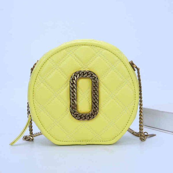 women luxurys designers shoulder bags women handbag diamond leather designer the round crossbody female cosmetic purse 220330 zhouzhoubao123
women luxurys designers shoulder bags women handbag diamond leather designer the round crossbody female cosmetic purse 220330 zhouzhoubao123