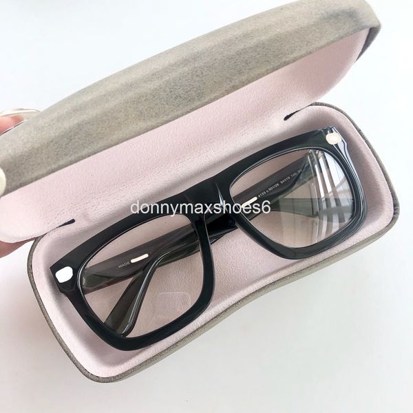 sunglasses fashion plate fangxiaoxiang plain face optical frame personalized sports glasses matching box for men and women, White;black
sunglasses fashion plate fangxiaoxiang plain face optical frame personalized sports glasses matching box for men and women, White;black