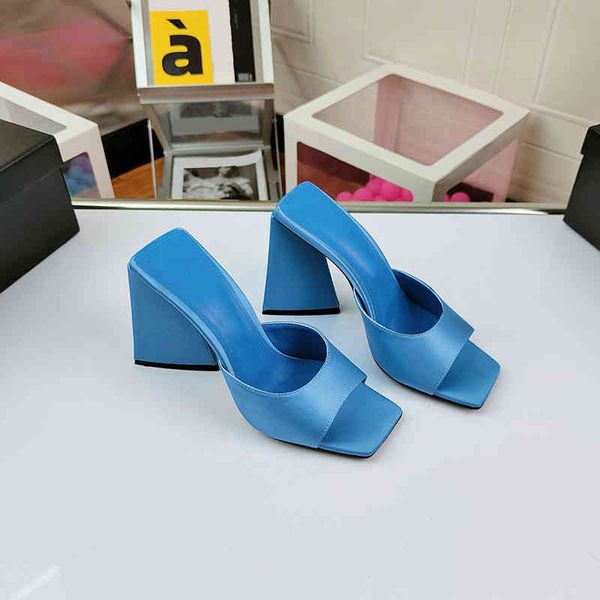slippers spring and summer kendou same triangle heretic heel patent leather high-heeled slippers women's head thick heel sandals, Black
slippers spring and summer kendou same triangle heretic heel patent leather high-heeled slippers women's head thick heel sandals, Black