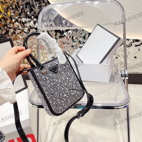 triangle logo mini cleo tote bags women designers luxurys diamonds bag shoulder classic brand prad mini miuccia hobo bags fashion lady purse
triangle logo mini cleo tote bags women designers luxurys diamonds bag shoulder classic brand prad mini miuccia hobo bags fashion lady purse