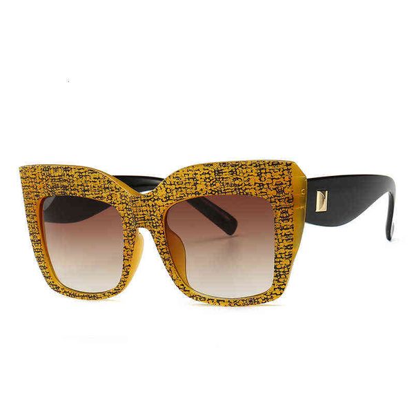 new fancy fashion men's and women's fashion street shooting sunglasses personality cool optical glass qvr4, White;black
new fancy fashion men's and women's fashion street shooting sunglasses personality cool optical glass qvr4, White;black