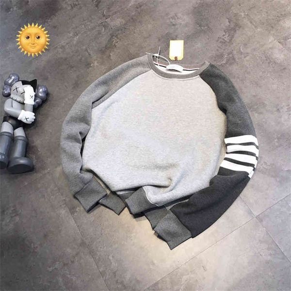 66% off new couple's tb yarn dyed woven four bar contrast stitching sleeve loose casual versatile sports round neck plus velvet, Black
66% off new couple's tb yarn dyed woven four bar contrast stitching sleeve loose casual versatile sports round neck plus velvet, Black