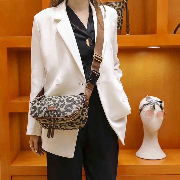 bag female new high-level sense niche design versatile chest bag zipper sling one shoulder diagonal cross leopard dumpling pattern waist
bag female new high-level sense niche design versatile chest bag zipper sling one shoulder diagonal cross leopard dumpling pattern waist