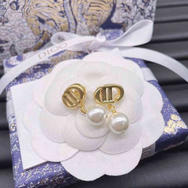 factory retail and wholesale d01 home gold cd letter diamond inlaid pearl earrings 2022 new dijia net red star same, Golden
factory retail and wholesale d01 home gold cd letter diamond inlaid pearl earrings 2022 new dijia net red star same, Golden