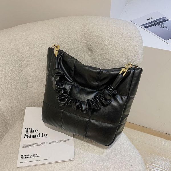 evening bags veryme 2022 women's bag fashion material shoulder handbag designer tote shopping
evening bags veryme 2022 women's bag fashion material shoulder handbag designer tote shopping