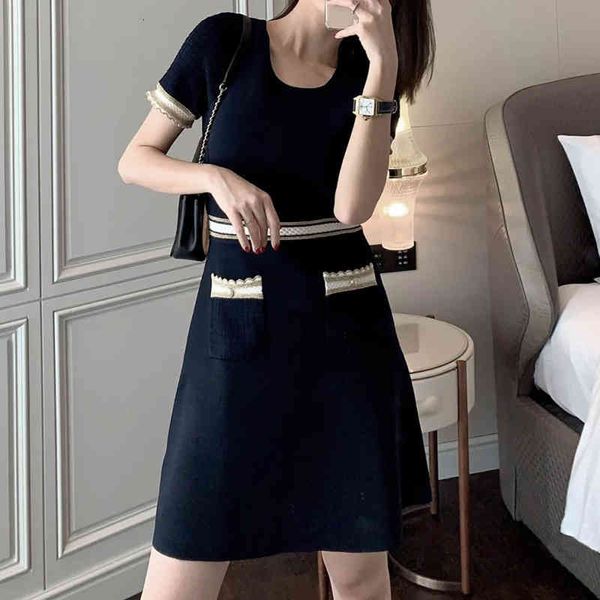 casual dresses elegant temperament women's small fragrance ice silk knitting waist closing thin short skirt gold thread contrast sleeve, Black;gray
casual dresses elegant temperament women's small fragrance ice silk knitting waist closing thin short skirt gold thread contrast sleeve, Black;gray