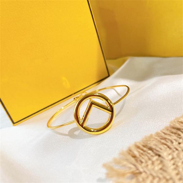simple and easy classic gold-plated bracelet fashionable womens letter ring bracelets designers women jewelry handwork 21081106zy307d, Black
simple and easy classic gold-plated bracelet fashionable womens letter ring bracelets designers women jewelry handwork 21081106zy307d, Black