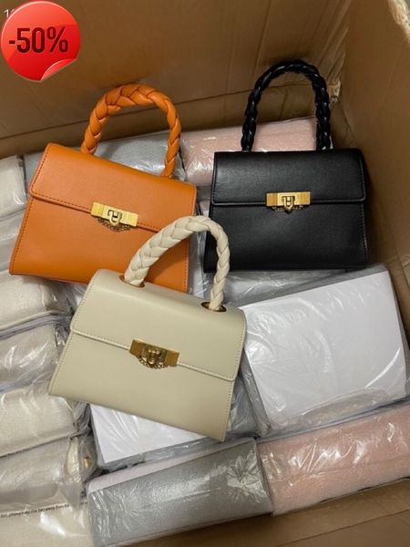 luxury designer bags fashion luxury designernew small women's woven single shoulder messenger bag
luxury designer bags fashion luxury designernew small women's woven single shoulder messenger bag