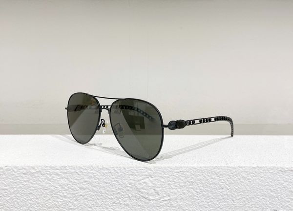 european and american small fragrance metal chain clause round face sunglasses female personality pink polarized sunglasses flat mirror 4390, White;black
european and american small fragrance metal chain clause round face sunglasses female personality pink polarized sunglasses flat mirror 4390, White;black