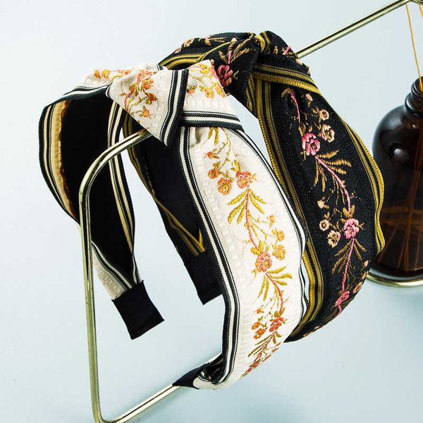 heming headband korean ethnic flower embroidery middle knot fabric headband simple hairpin headdress female, Silver
heming headband korean ethnic flower embroidery middle knot fabric headband simple hairpin headdress female, Silver