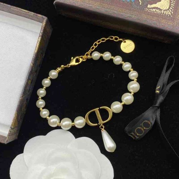 2022 new letter pearl water drop necklace women's light luxury simple sweet bracelet us design jewelry, Black
2022 new letter pearl water drop necklace women's light luxury simple sweet bracelet us design jewelry, Black