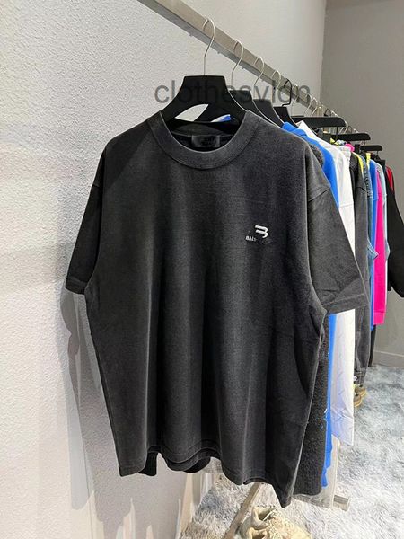 2022 designer t shirts shirt balencaigass b blcg2022 spring summer chest double hook embroidered letters short sleeve paris old t-shirt, White;black
2022 designer t shirts shirt balencaigass b blcg2022 spring summer chest double hook embroidered letters short sleeve paris old t-shirt, White;black
