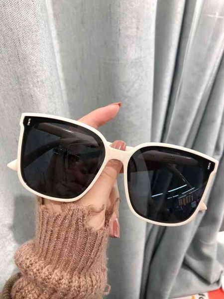 brand designer non mens sunglasses womens pilot style gradient gafas de sol mujer with better quality brown cases and box, White;black
brand designer non mens sunglasses womens pilot style gradient gafas de sol mujer with better quality brown cases and box, White;black