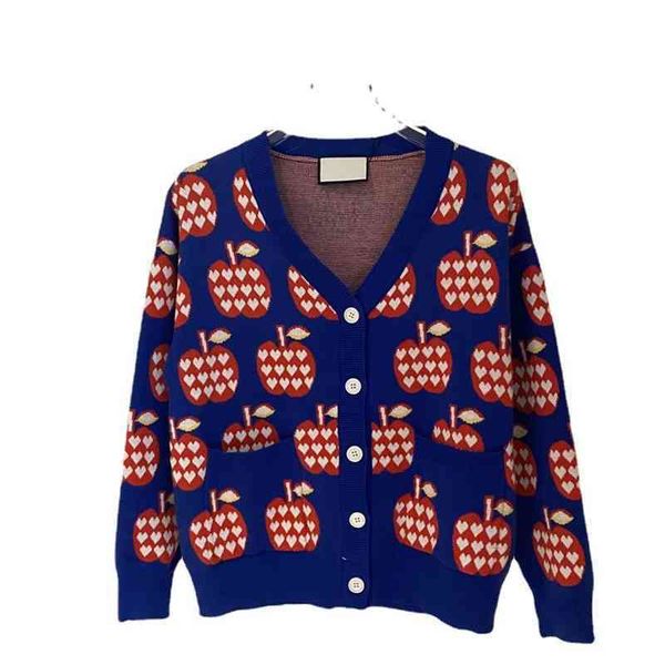 2022 factory wholesale new family autumn women's love apple jacquard v-neck casual loose wool cardigan, White;black
2022 factory wholesale new family autumn women's love apple jacquard v-neck casual loose wool cardigan, White;black