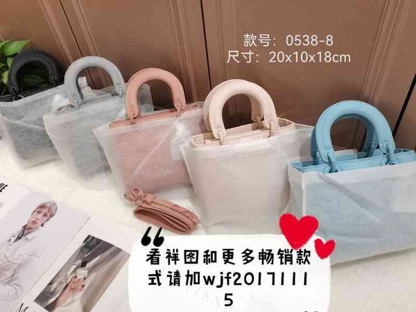 2022 new embroidered line diana matte painted portable one shoulder messenger bag women's fashion luxury designer
2022 new embroidered line diana matte painted portable one shoulder messenger bag women's fashion luxury designer