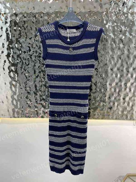 designer women dresses summer new fake pocket design chest gold logo sleeveless dress luxury summer party dresses for women 0912, Black;gray
designer women dresses summer new fake pocket design chest gold logo sleeveless dress luxury summer party dresses for women 0912, Black;gray