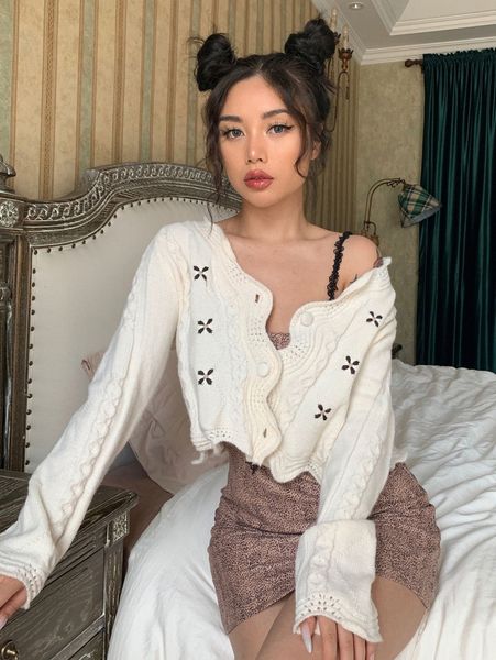 flower pattern scallop trim cardigan w9zr#, White;black
flower pattern scallop trim cardigan w9zr#, White;black