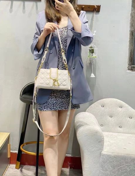 designer bags d family's same lingge bag female 2022 new embroidered thread pearl chain handbag broadband single shoulder messenger fas
designer bags d family's same lingge bag female 2022 new embroidered thread pearl chain handbag broadband single shoulder messenger fas