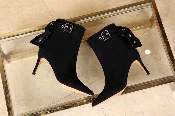 famous design leroy ankle boots pointed toe sock boot black buckles embellishment high heels party wedding fashion booty eu35-41
famous design leroy ankle boots pointed toe sock boot black buckles embellishment high heels party wedding fashion booty eu35-41