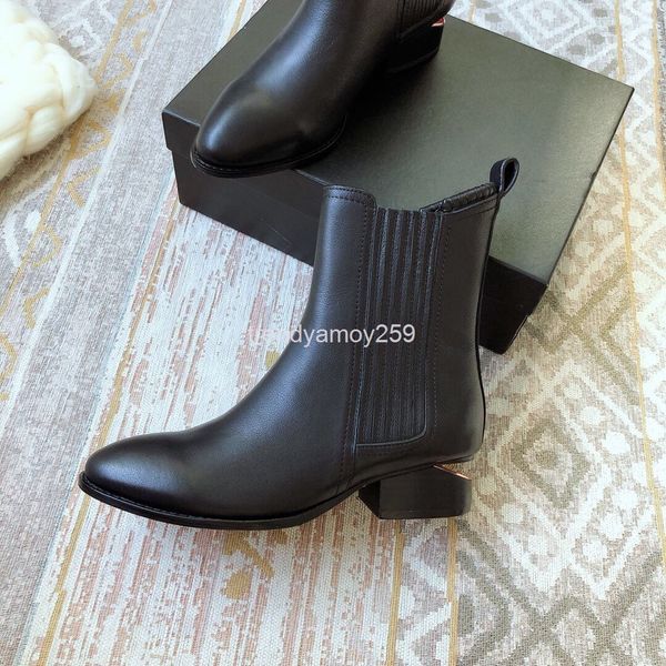 boots fall / winter classic chelsea boots without heel elastic sleeve middle leather fashionable women's, Black
boots fall / winter classic chelsea boots without heel elastic sleeve middle leather fashionable women's, Black