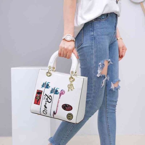 2022 new fashion portable oblique span diana embroidered sequins women's handbags luxury designer
2022 new fashion portable oblique span diana embroidered sequins women's handbags luxury designer