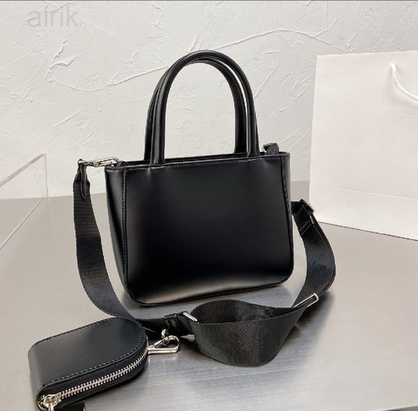 fashion womens shoulder bags classic inverted triangle letter designer handbag purses leather simple lady cross body bag
fashion womens shoulder bags classic inverted triangle letter designer handbag purses leather simple lady cross body bag