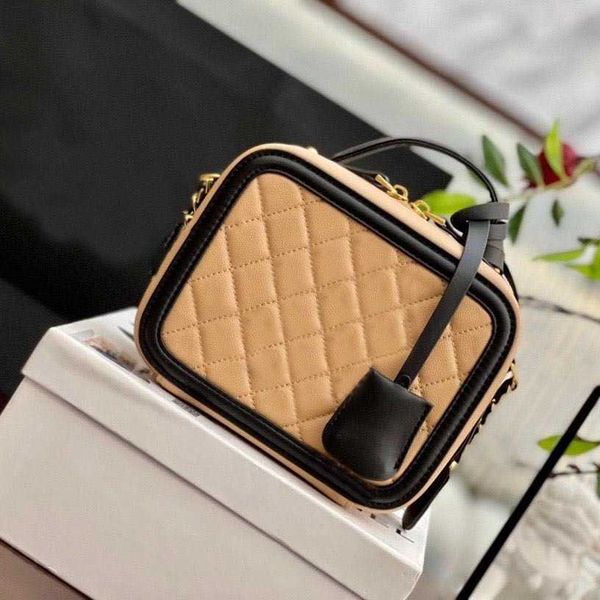 2022 leather box cosmetic bag leather female lingge chain one shoulder messenger camera purse evening clutch bags purses ladies luxury
2022 leather box cosmetic bag leather female lingge chain one shoulder messenger camera purse evening clutch bags purses ladies luxury