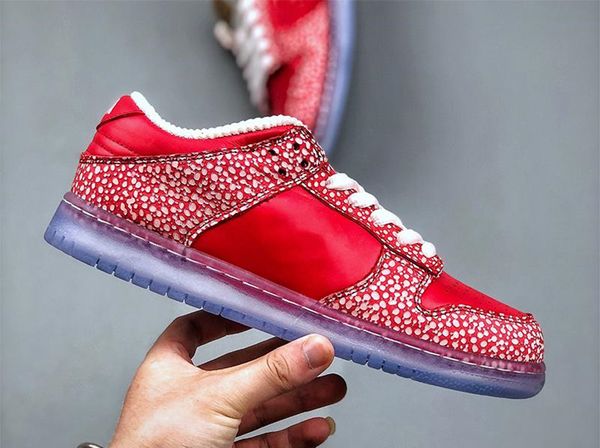 mens shoes dunks low stingwater magic mushroom snkrs basketball shoe sports sneakers color mushroom university red white size 36-47 availabl
mens shoes dunks low stingwater magic mushroom snkrs basketball shoe sports sneakers color mushroom university red white size 36-47 availabl