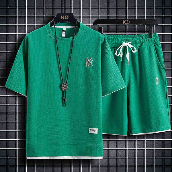 fake two piece short sleeve t-shirt men's summer embroidered waffle suit one set with casual sportswear, White;black
fake two piece short sleeve t-shirt men's summer embroidered waffle suit one set with casual sportswear, White;black
