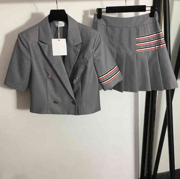 womens two pieces pants double breasted short sleeve blazer and high waist pleated short skirt academy style 2 piece sets designer tracksuit, White
womens two pieces pants double breasted short sleeve blazer and high waist pleated short skirt academy style 2 piece sets designer tracksuit, White
