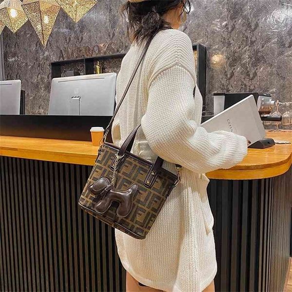 62% off trendy bags 2022 new designer handbags high version ins super fire letter embroidery messenger vegetable basket small fashion trend
62% off trendy bags 2022 new designer handbags high version ins super fire letter embroidery messenger vegetable basket small fashion trend