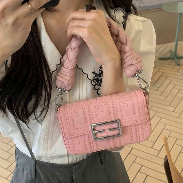 minority woven hand carrying small square bag female 2022 new fashion exquisite buckle armpit bag embroidered single shoulder messenger bag
minority woven hand carrying small square bag female 2022 new fashion exquisite buckle armpit bag embroidered single shoulder messenger bag