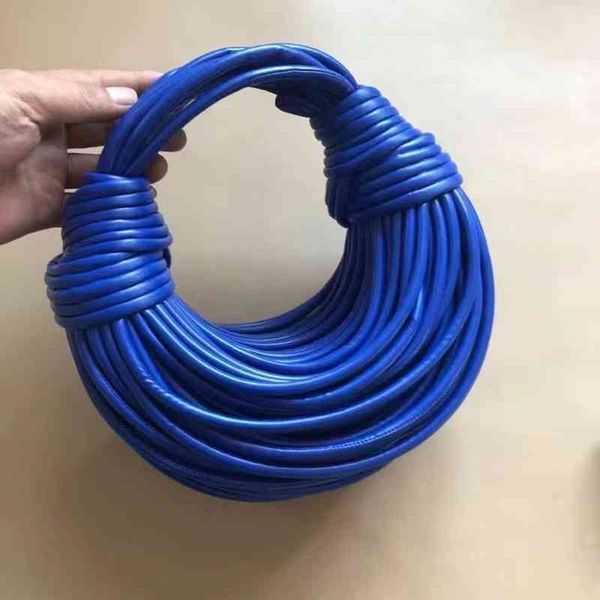 creative noodle woven handbag fashion knotted handle bags women leather luxury designer brand female wallets 220322
creative noodle woven handbag fashion knotted handle bags women leather luxury designer brand female wallets 220322